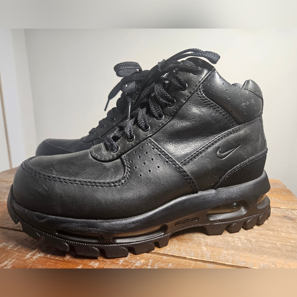 Nike Air Goadome ACG - Blk Leather Waterproof - Kid's Size 4Y